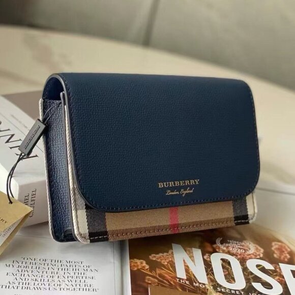 NWT BURBERRY Pebbled Leather/House Check Canvas Hampshire Crossbody Bag NAVY - Picture 1 of 5